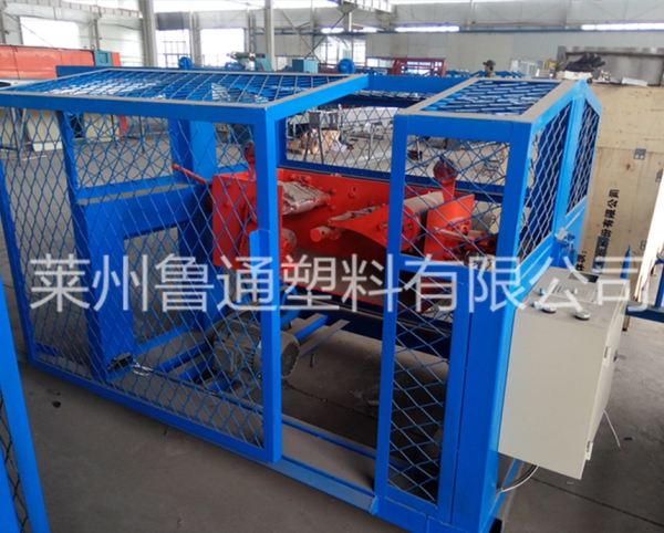 魯通專業(yè)生產(chǎn)線繩加捻打軸機(jī)